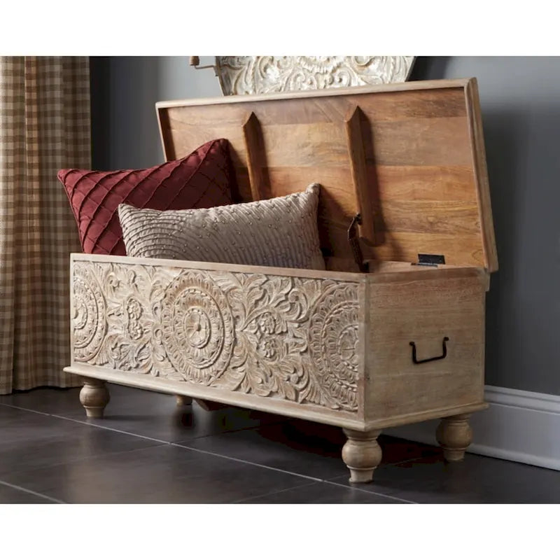 Banc de rangement sculpté médaillon blanc antique