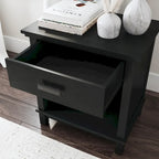 Lit Queen en bois noir avec table de chevet et commode
