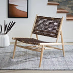 Fauteuil d'appoint carré en cuir tressé ajouré