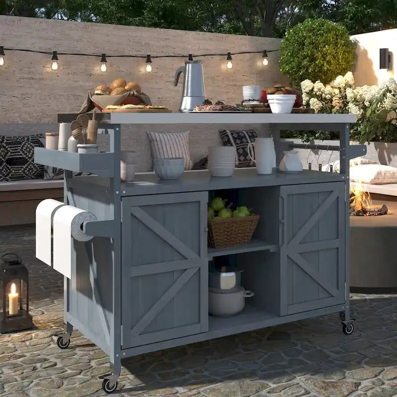 Îlot de cuisine d'extérieur en bois massif de style ferme avec plateau en acier inoxydable