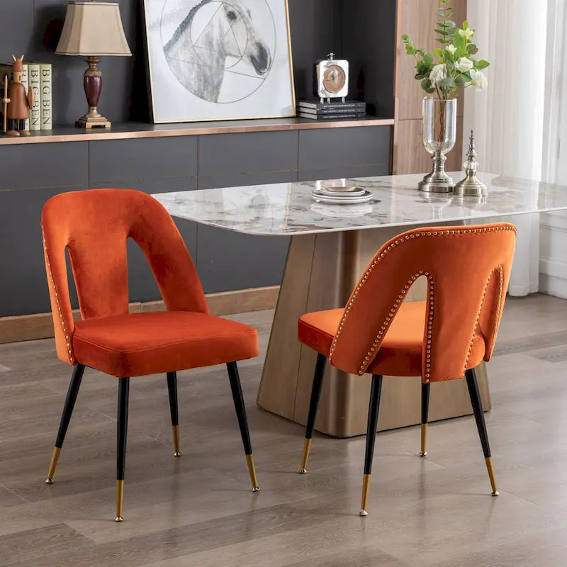 Chaises de salle à manger modernes rembourrées avec clous décoratifs et pieds en métal