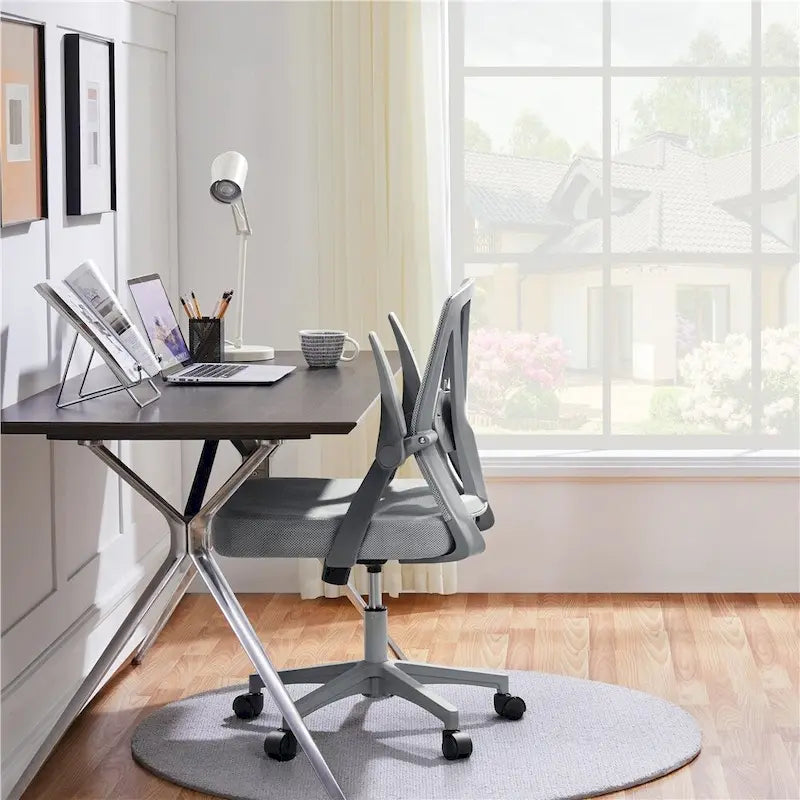 Chaise de bureau en maille avec accoudoirs relevables