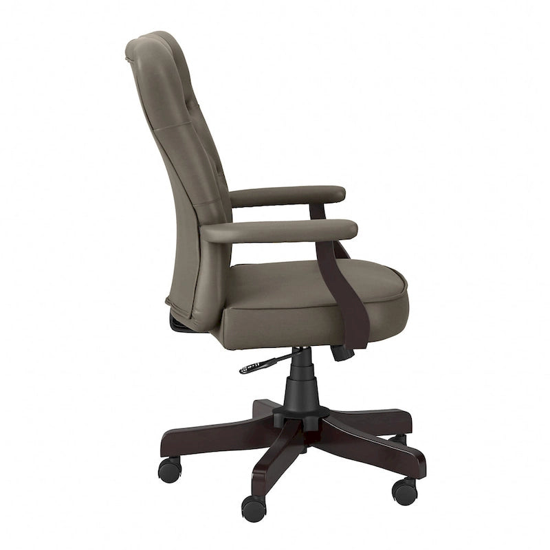 Chaise de bureau capitonnée à dossier haut avec accoudoirs